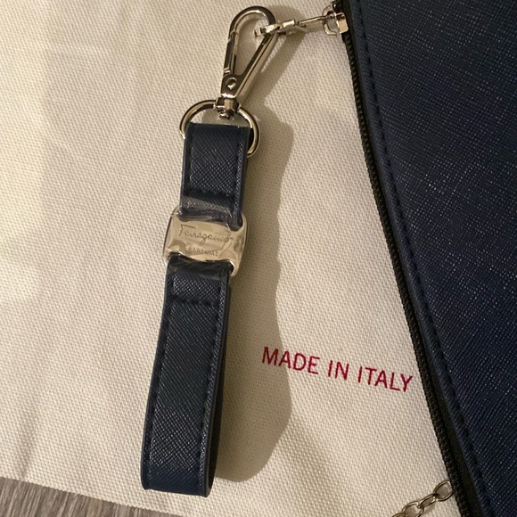 Salvatore Ferragamo parfums cosmetic bag - Picture 14 of 15